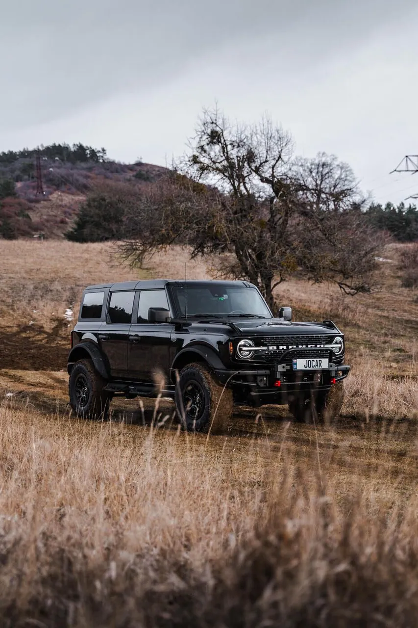 Ford Bronco Raptor — 4