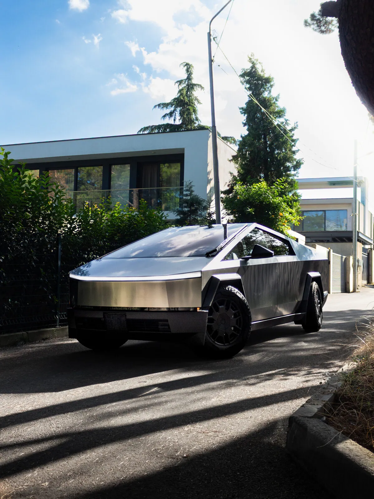Tesla Cybertruck Cyberbeast — Electric