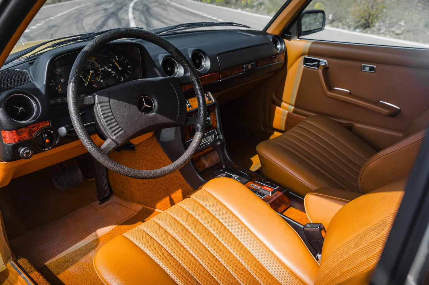 Mercedes-Benz 280 CE Classic (W123) — 5