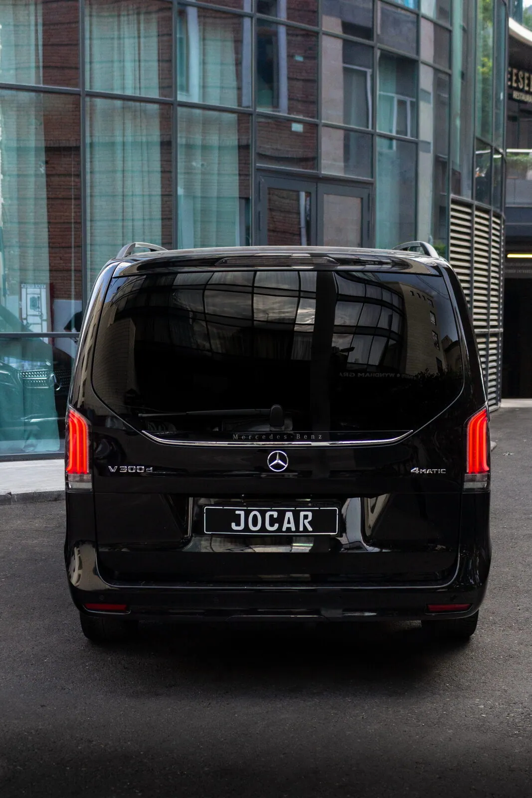 Mercedes-Benz V 300 d Exclusive — 4